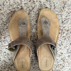 Taos Footwear Tan Leather Sandals